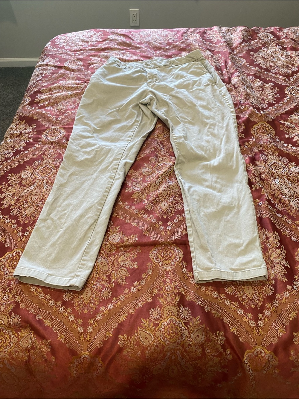 Old Navy Men's Khaki Straight-Leg Pants in Light Tan